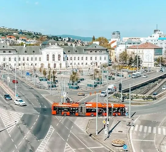 Cozy Next To Presidential Palace アパート *